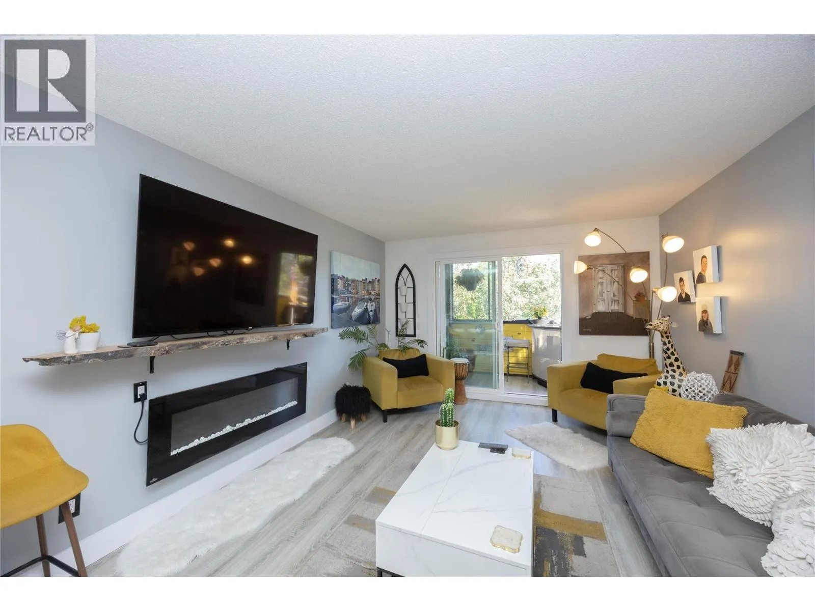 Apartment for rent: 1915 Pacific Court Unit# 206, Kelowna, British Columbia V1Y 8B3