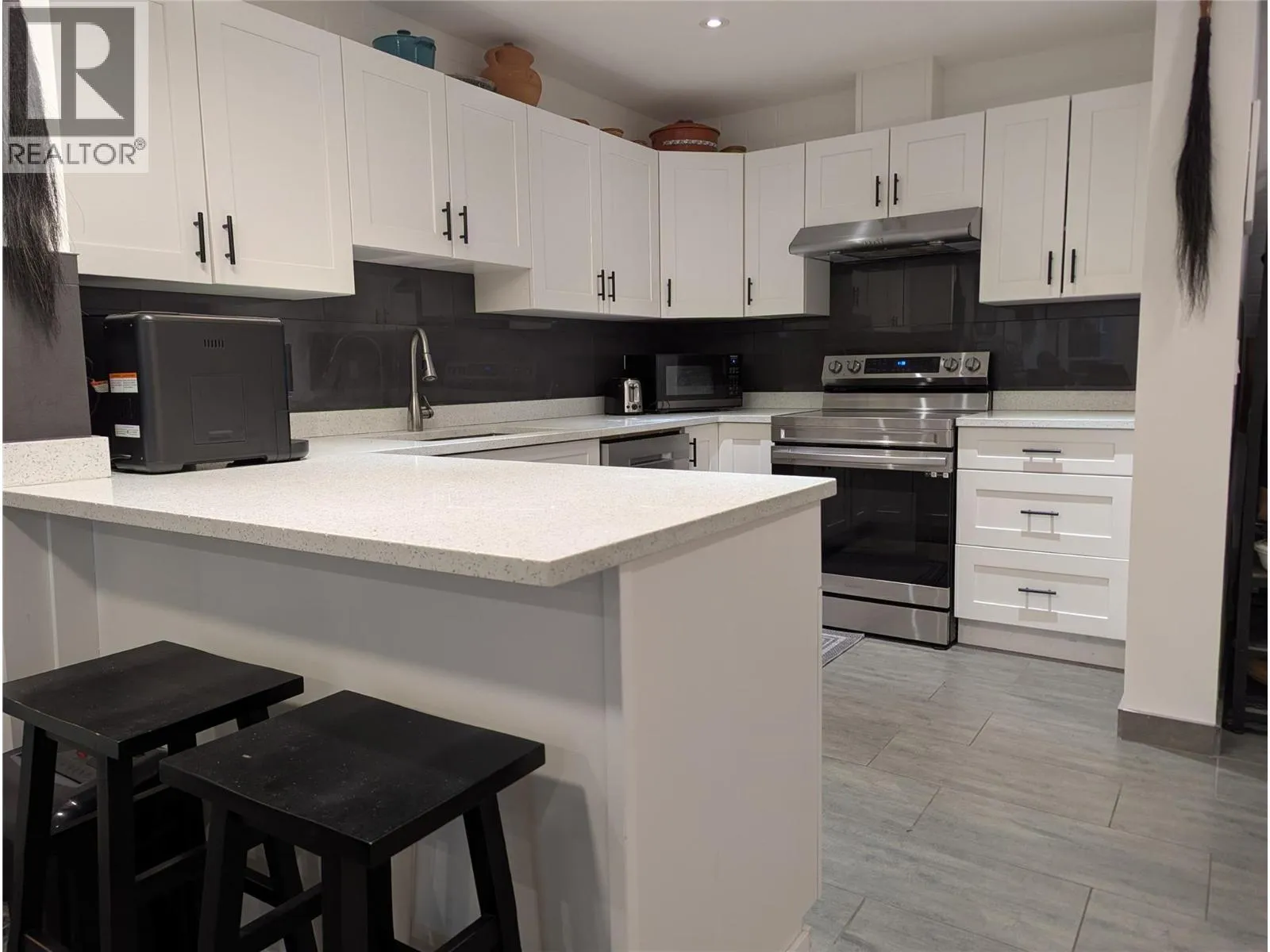 Apartment for rent: 1915 Pacific Court Unit# 401, Kelowna, British Columbia V1Y 8B3