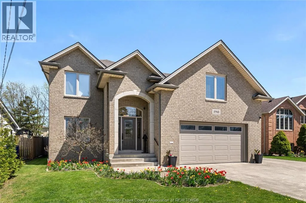 House for rent: 1918 Shawnee Road, Tecumseh, Ontario N8N 1S8