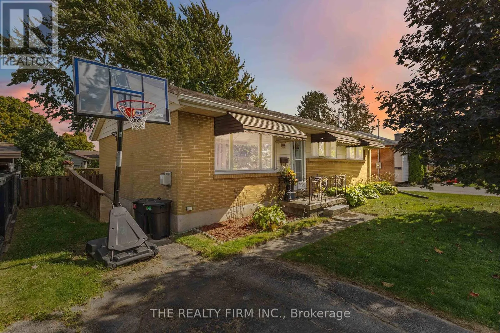 House for rent: 1919 Duluth Crescent, London East, Ontario N5V 1H6