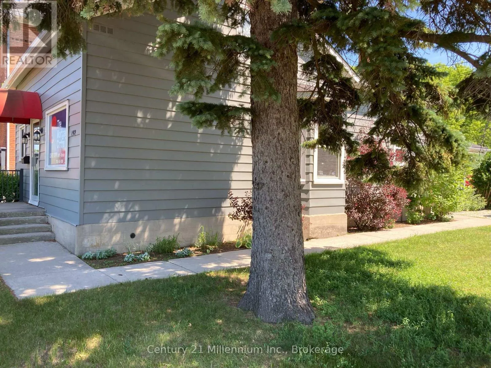 Offices for rent: 192 First Street, Collingwood, Ontario L9Y 1A7