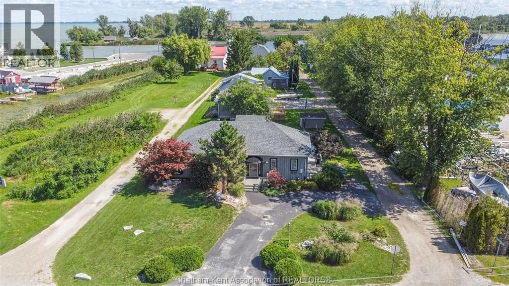 House for rent: 19255 Lower Thames Lane, Lighthouse Cove, Ontario N0P 2L0