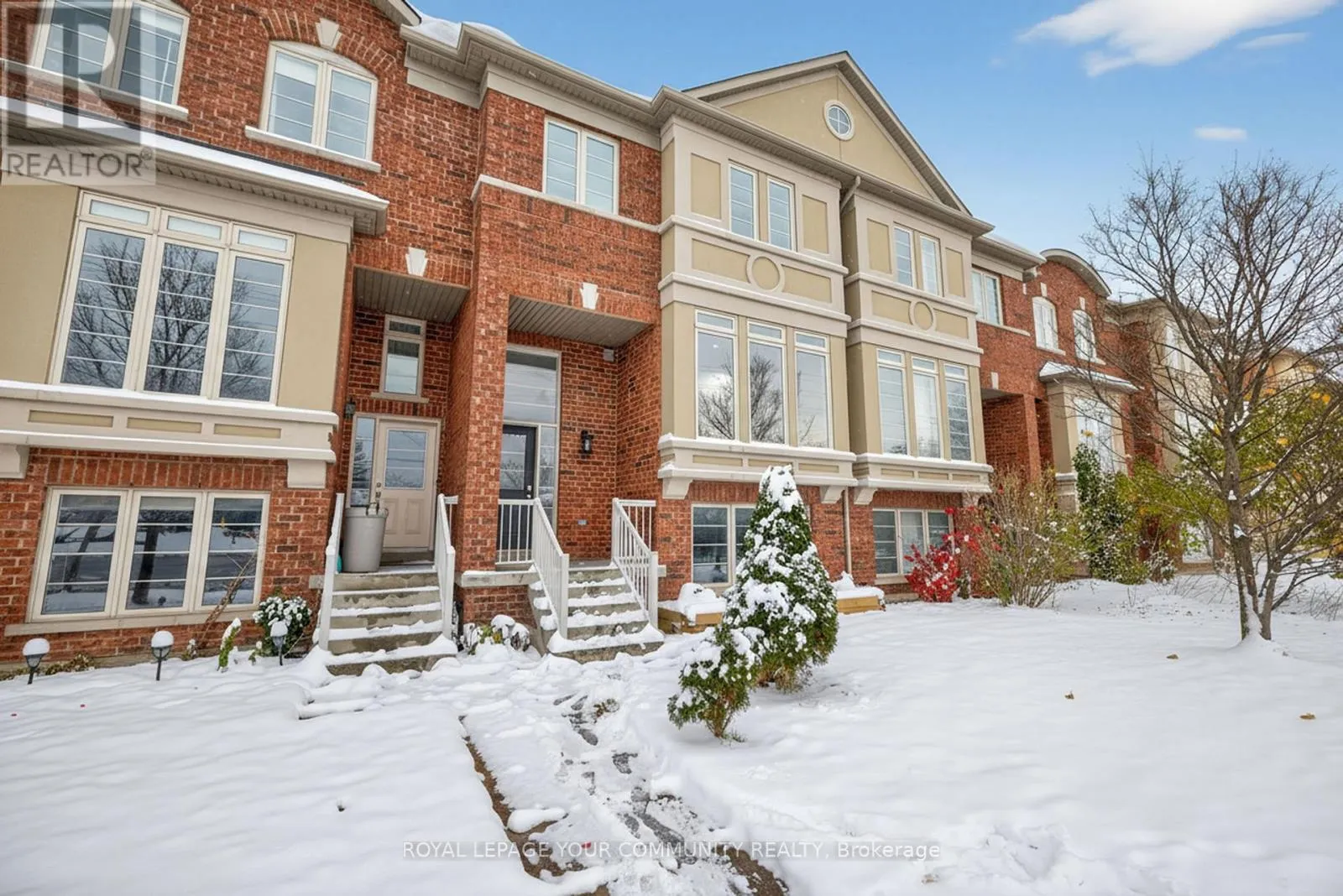 Row / Townhouse for rent: 193 Zokol Drive, Aurora, Ontario L4G 0B8