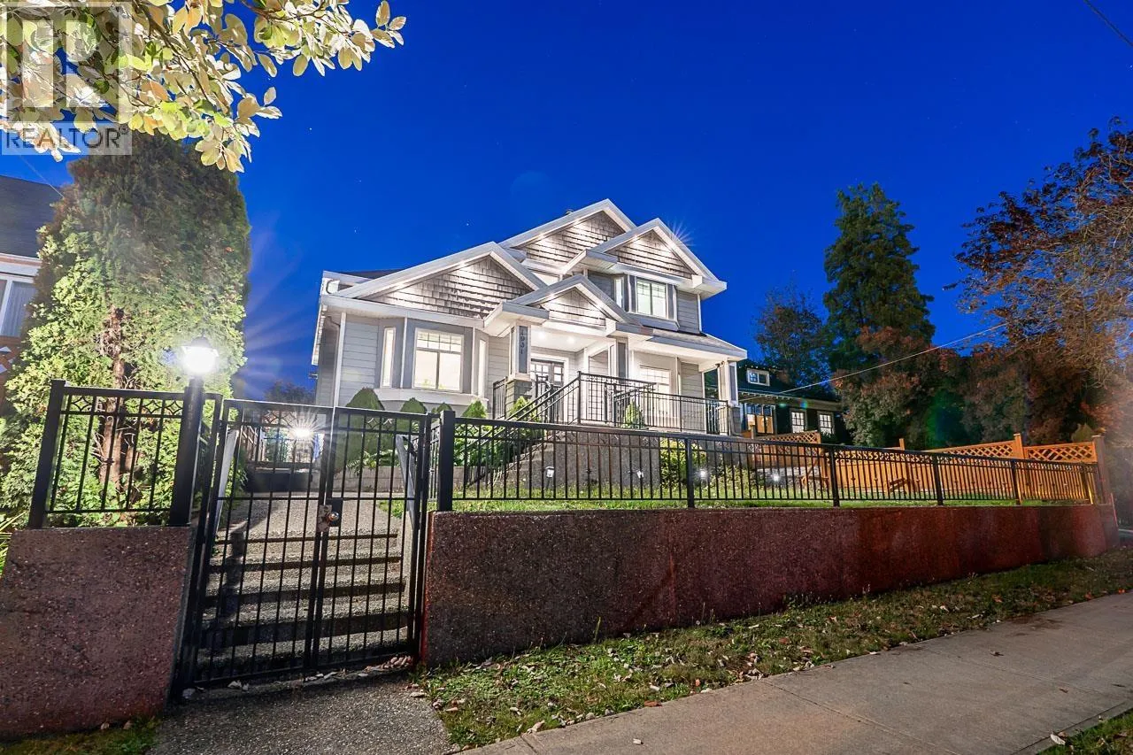 House for rent: 1931 Eighth Avenue, New Westminster, British Columbia V3M 2T2