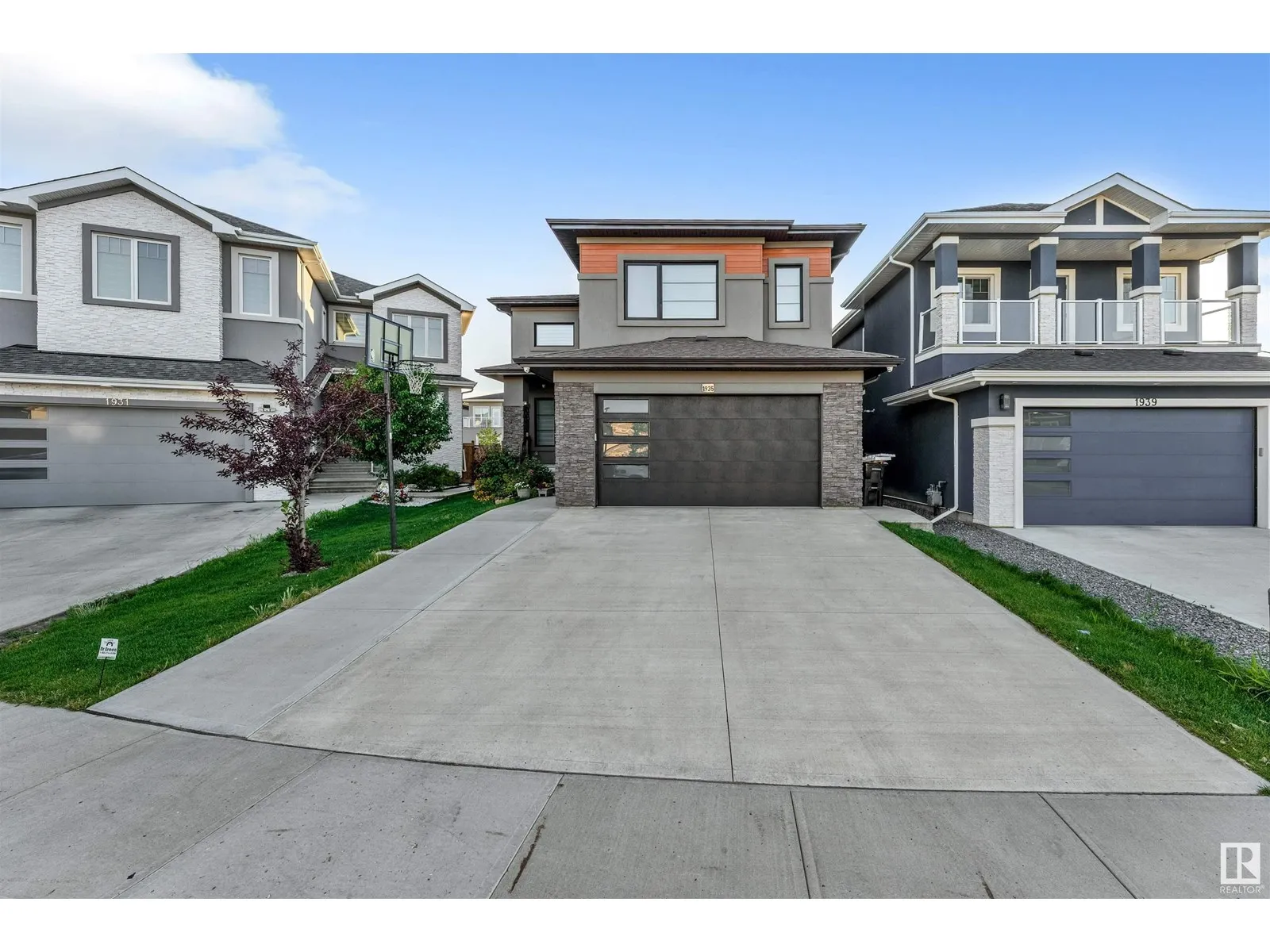 House for rent: 1935 19 Av Nw, Edmonton, Alberta T6T 2K8