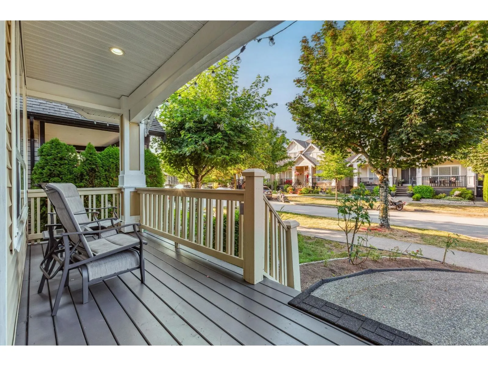 House for rent: 19358 73b Avenue, Surrey, British Columbia V4N 5Y2