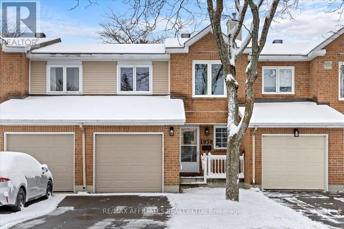 Row / Townhouse for rent: 1938 Ashmont Street, Ottawa, Ontario K1C 7B9