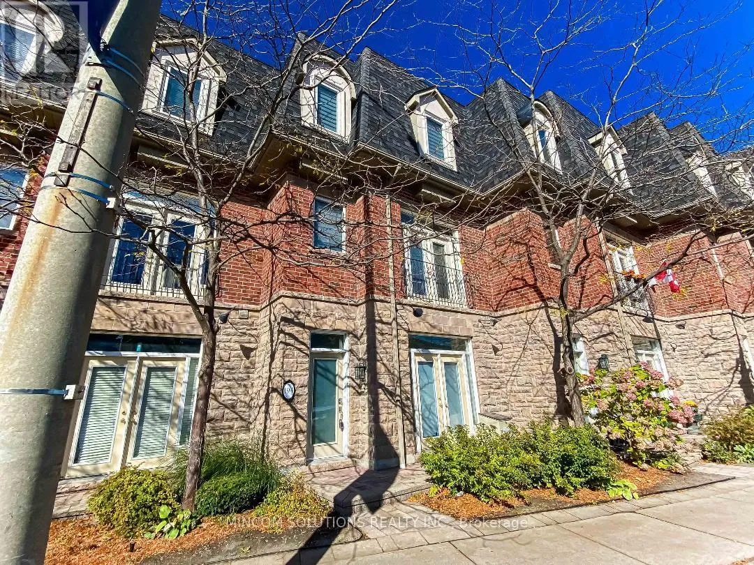 Row / Townhouse for rent: 194 Lakeshore Road W, Mississauga, Ontario L5H 1G6