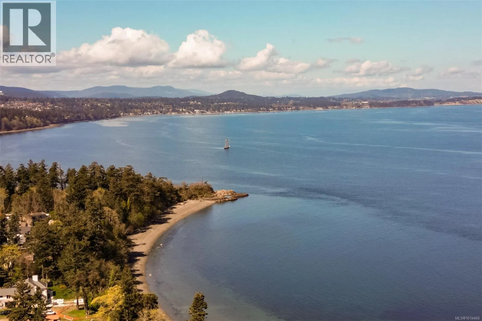 House for rent: 1941 Appleton Pl, Saanich, British Columbia V8N 3A3