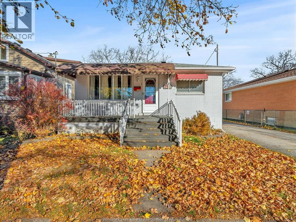 House for rent: 1946 Ford, Windsor, Ontario N8T 2E5