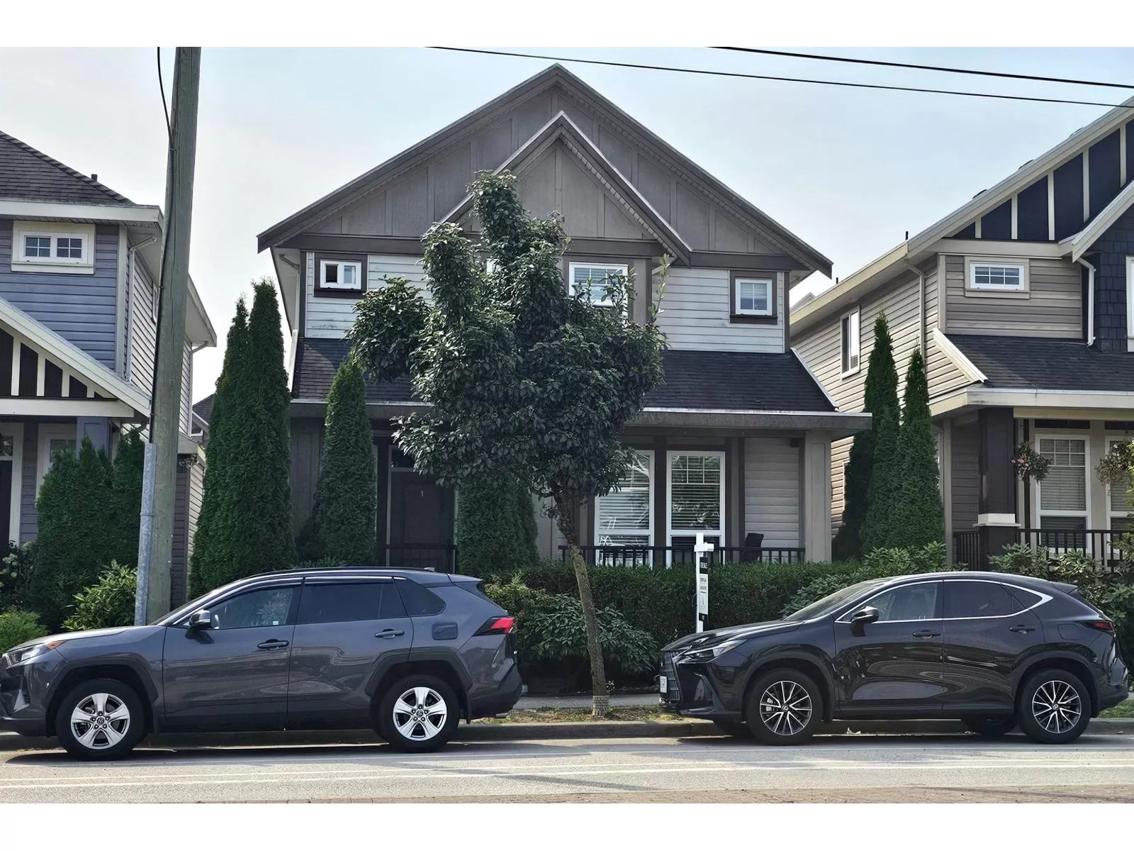 House for rent: 19478 72 Avenue, Surrey, British Columbia V4N 5Z4