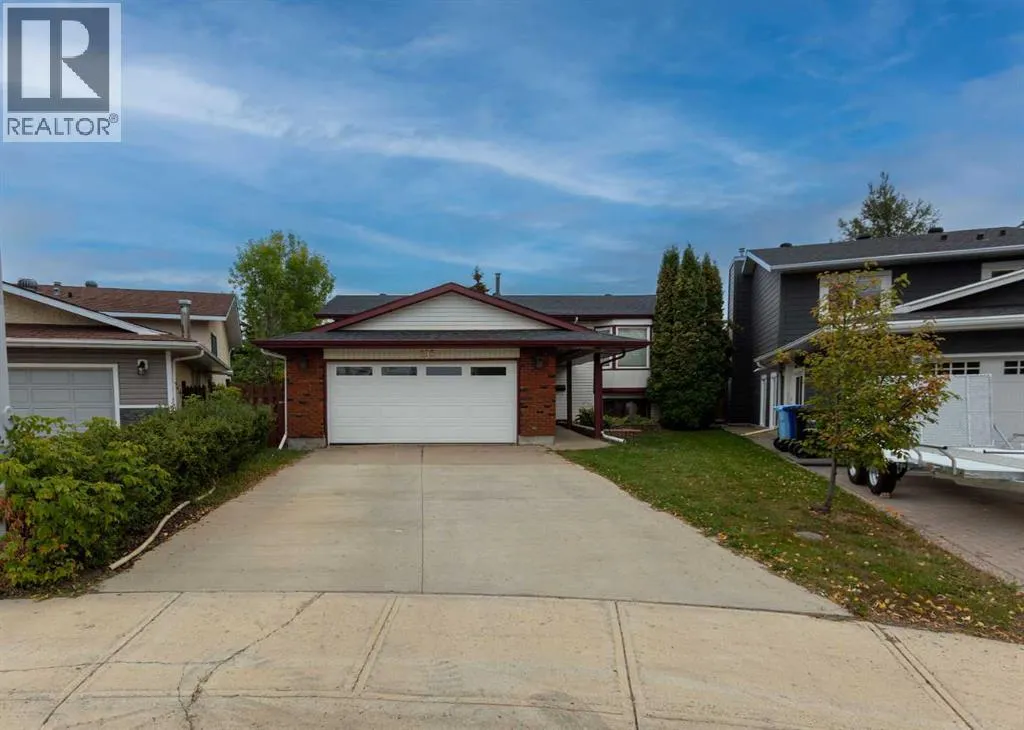 House for rent: 195 Becker Crescent, Fort McMurray, Alberta T9K 1M6