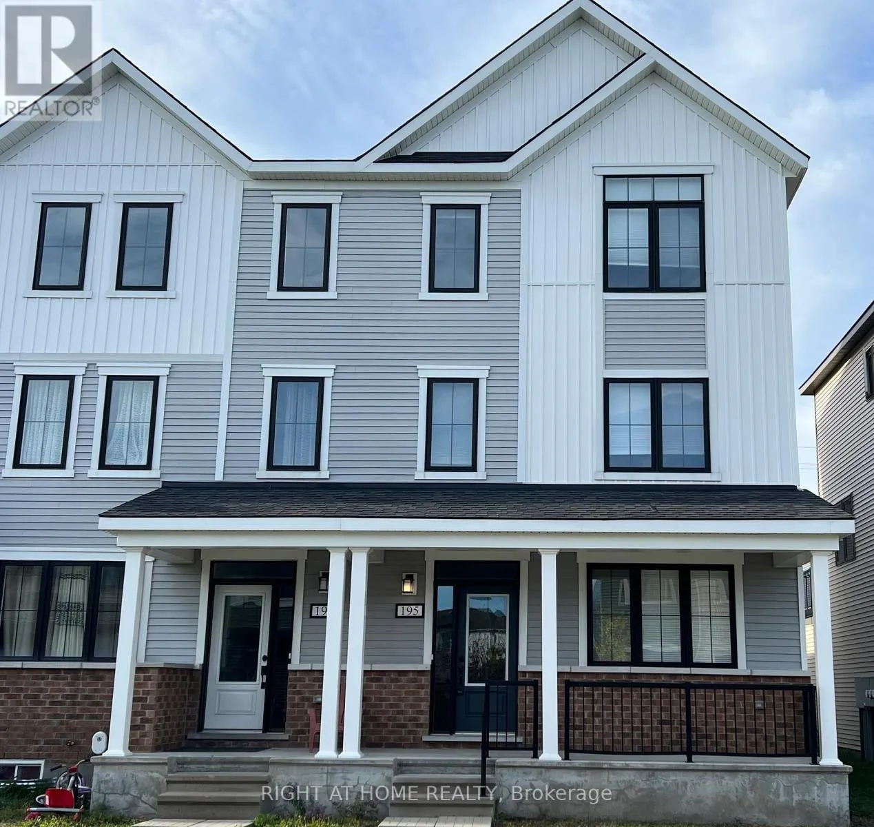 Row / Townhouse for rent: 195 Harmattan Avenue, Ottawa, Ontario K2S 2R3