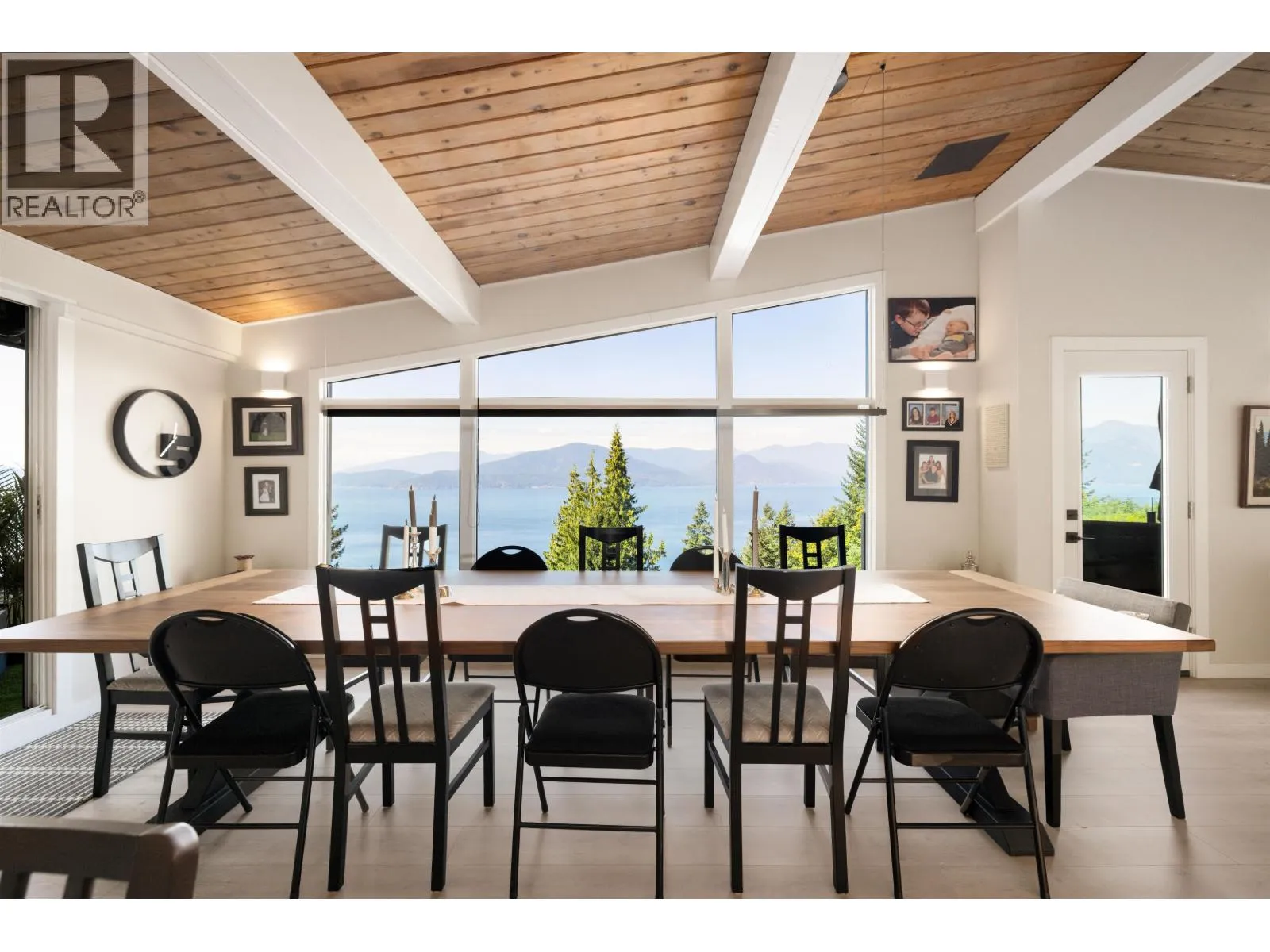 House for rent: 195 Kelvin Grove Way, Lions Bay, British Columbia V0N 2E0