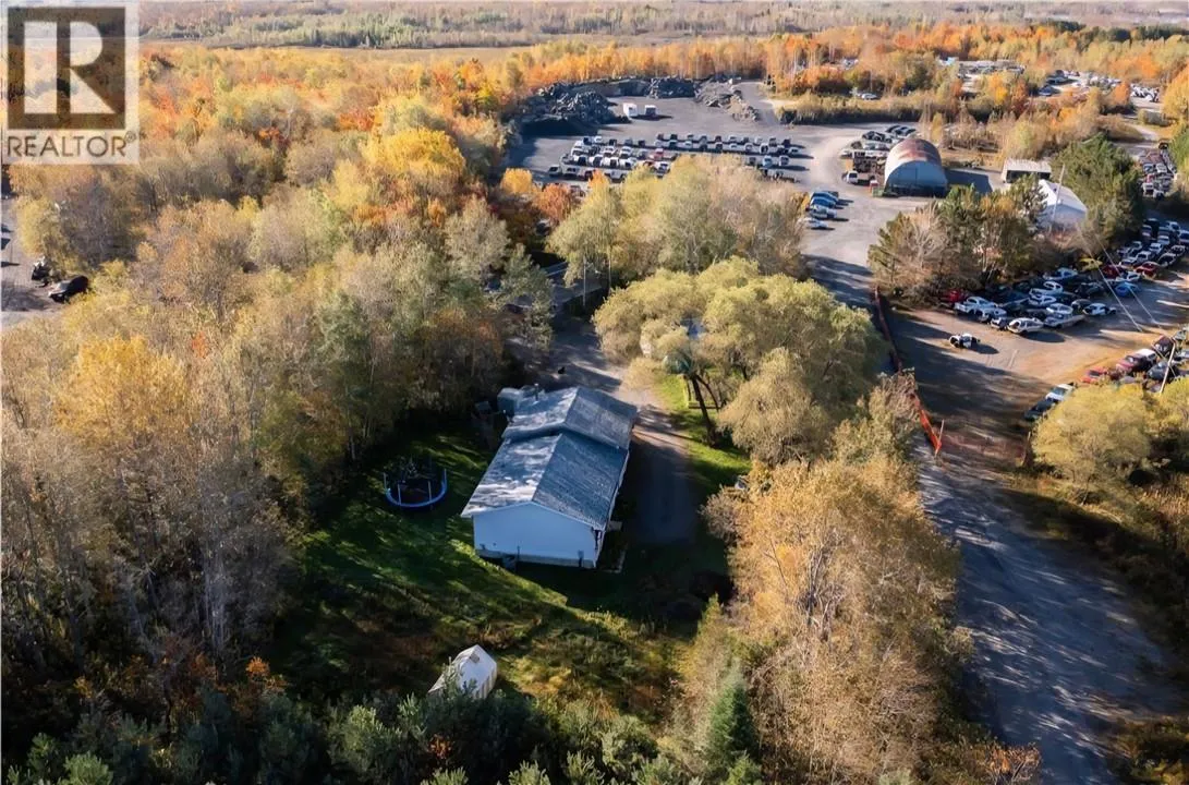 Residential Commercial Mix for rent: 1951 Valleyview, Greater Sudbury, Ontario P3N 1K9