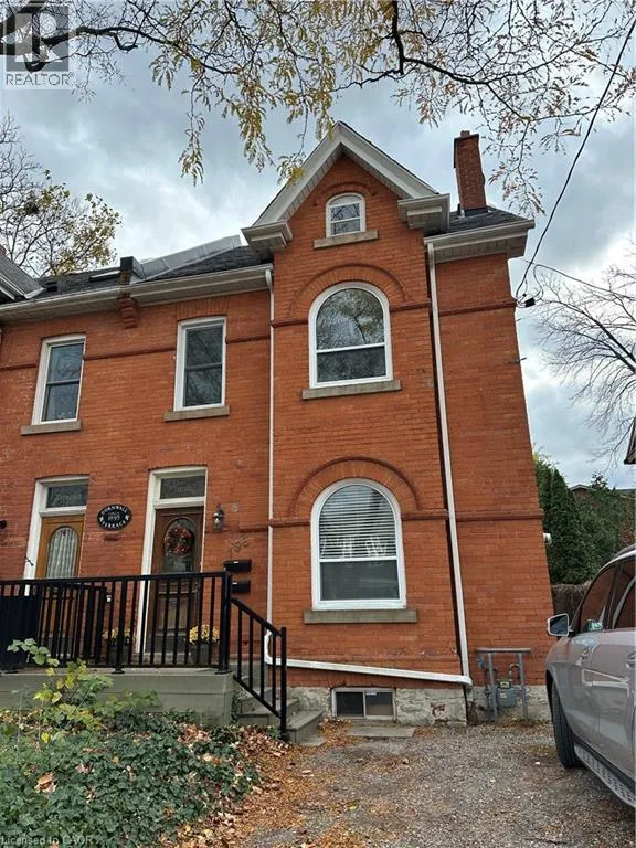 House for rent: 196 Hatt Street Unit# B, Dundas, Ontario L9H 5G3