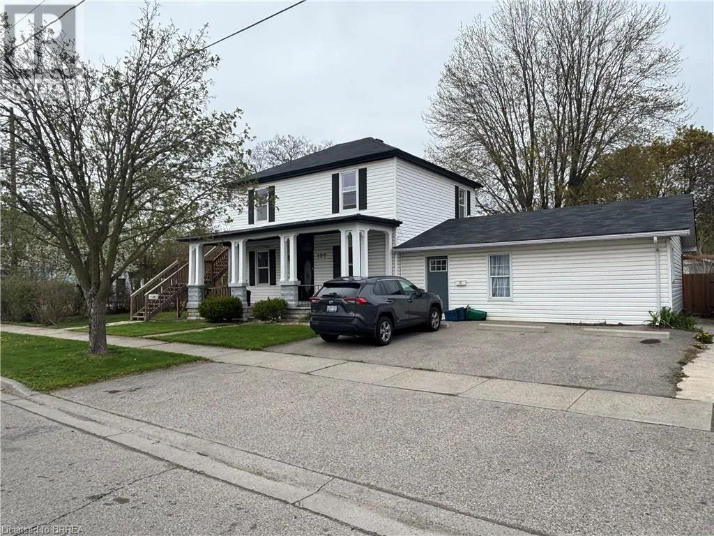 Triplex for rent: 196 Marlborough Street, Brantford, Ontario N3T 4T1