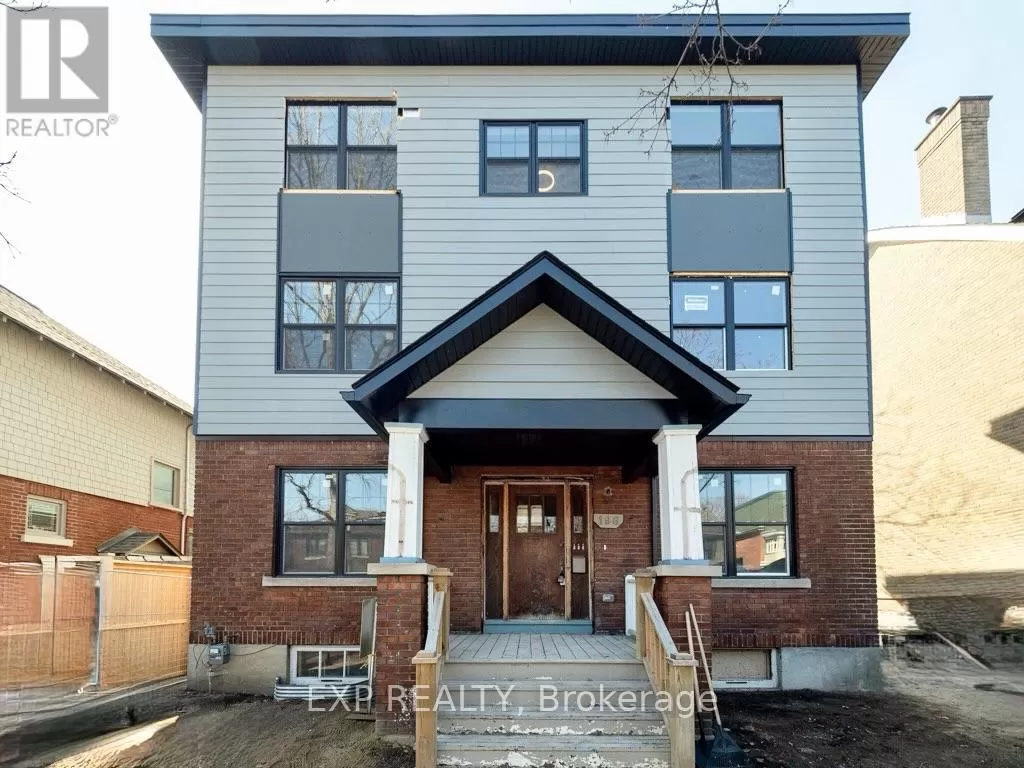 Triplex for rent: 196 Powell Avenue, Ottawa, Ontario K1S 2A5