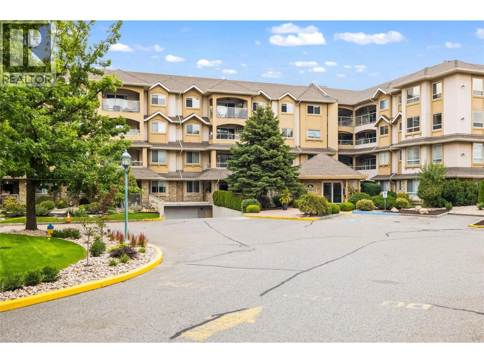 Apartment for rent: 1964 Enterprise Way Unit# 101, Kelowna, British Columbia V1Y 9S7