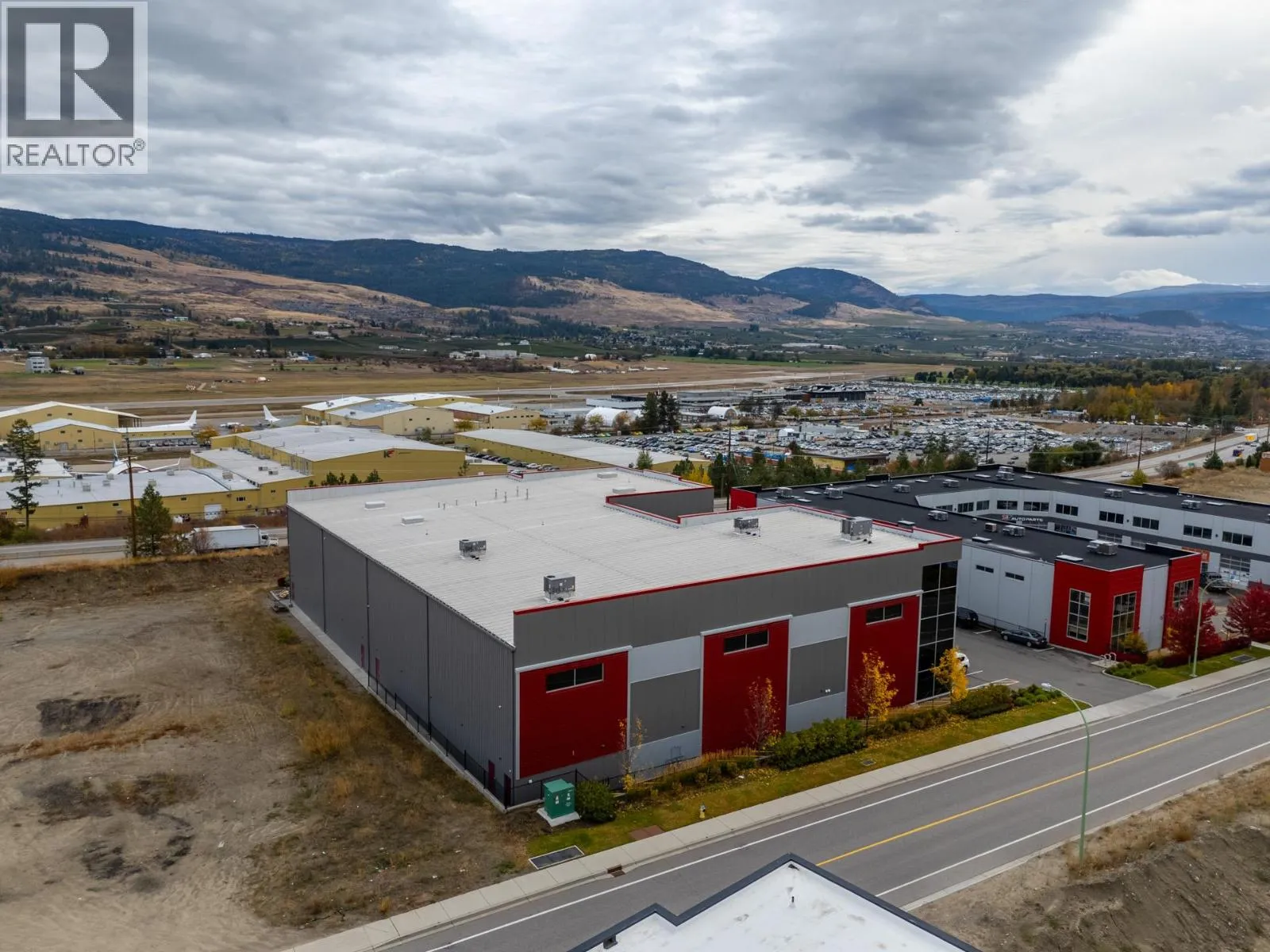 Other for rent: 1965 Pier Mac Way, Kelowna, British Columbia V1V 0C1