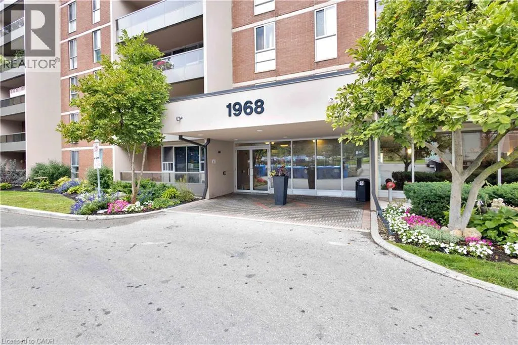 Apartment for rent: 1968 Main Street W Unit# 1401, Hamilton, Ontario L8S 1J7