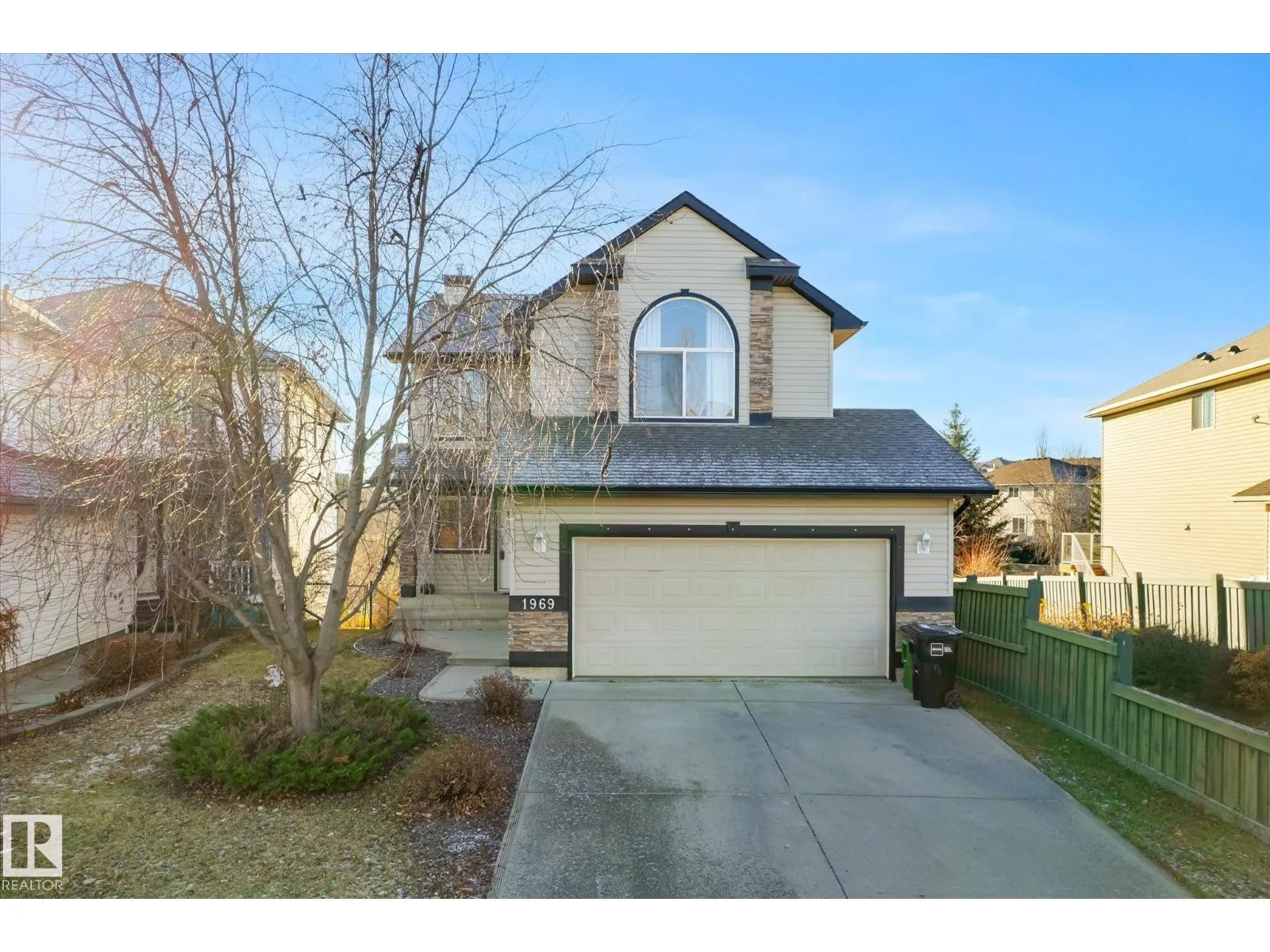 House for rent: 1969 Garnett Wy Nw, Edmonton, Alberta T5T 6T5