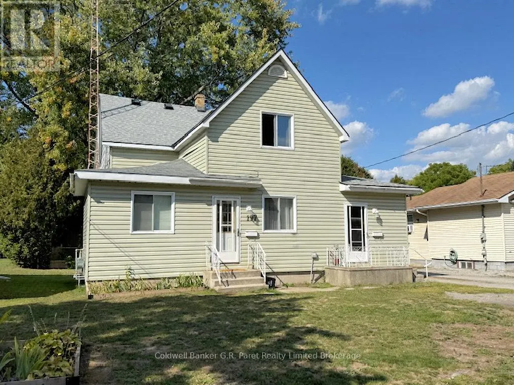 Duplex for rent: 197 Crysler Street, Norfolk, Ontario N4B 1H9