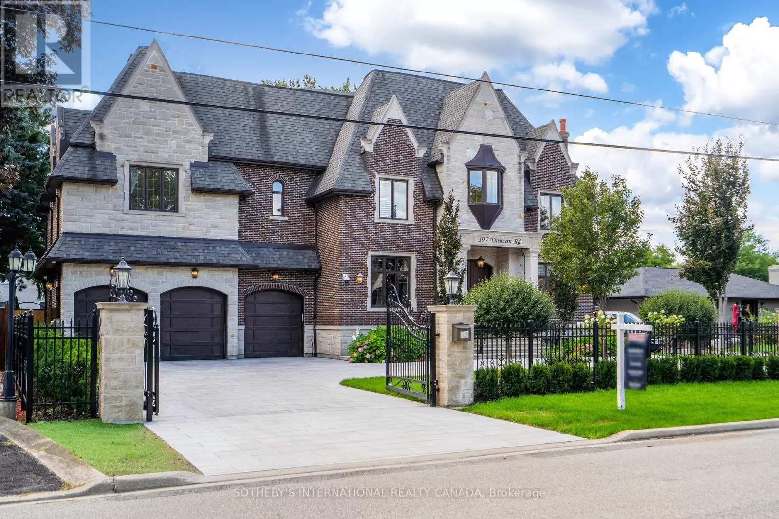 House for rent: 197 Duncan Road, Richmond Hill, Ontario L4C 6J6