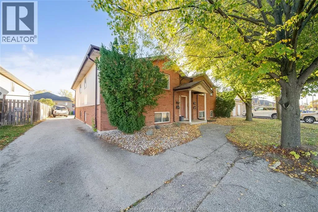 Fourplex for rent: 1970 Daytona, Windsor, Ontario N9B 3V7