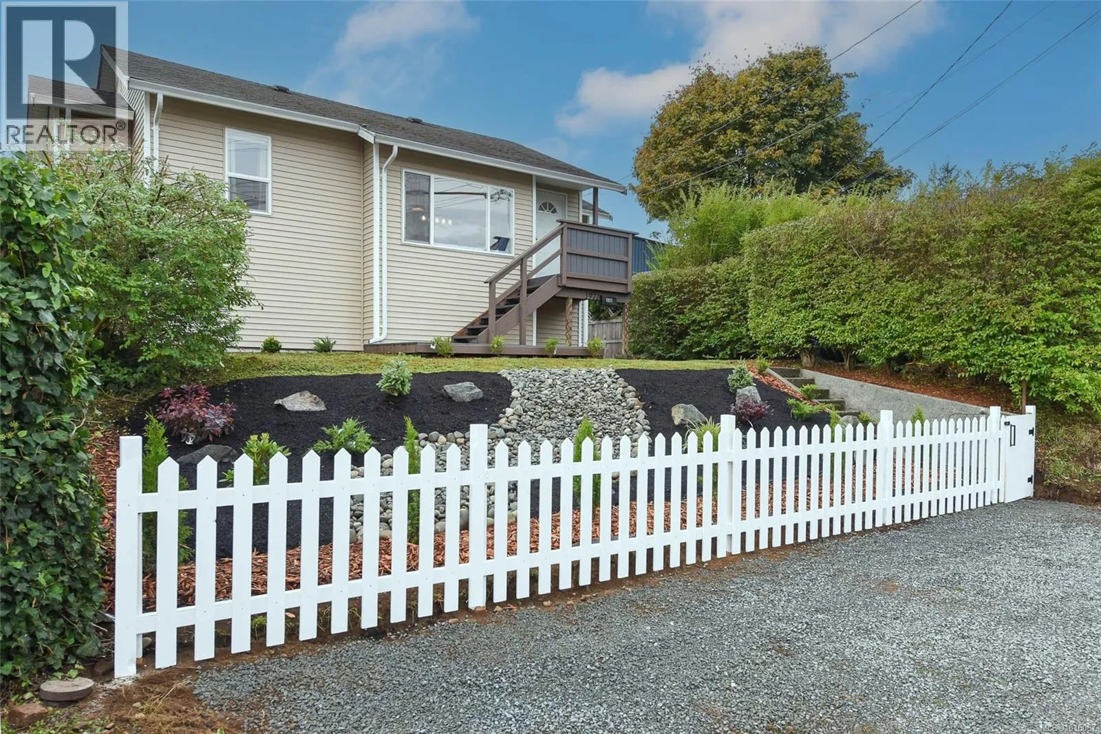 House for rent: 1971 19th Ave, Campbell River, British Columbia V9M 4M8