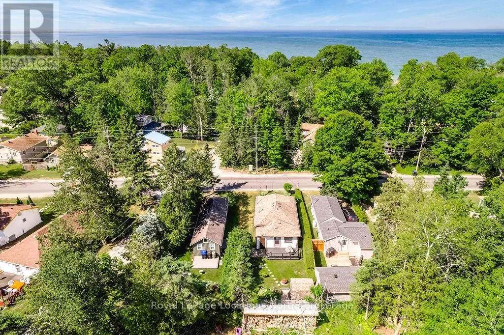 House for rent: 1981 Tiny Beaches Road S, Tiny, Ontario L9M 1R3