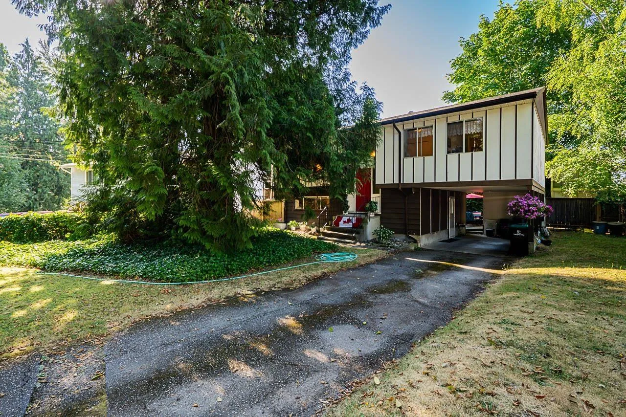 House for rent: 19850 54 Avenue, Langley, British Columbia V3A 3V9