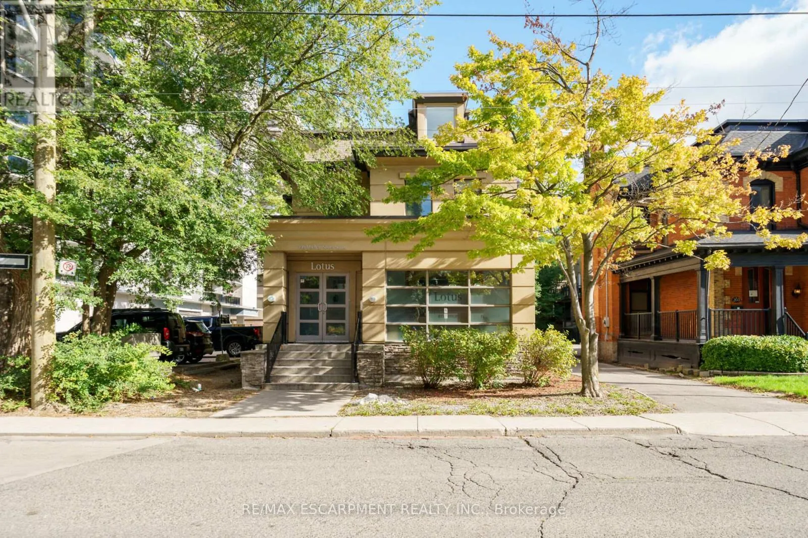 Offices for rent: 199 Macnab Street S, Hamilton, Ontario L8P 3C8