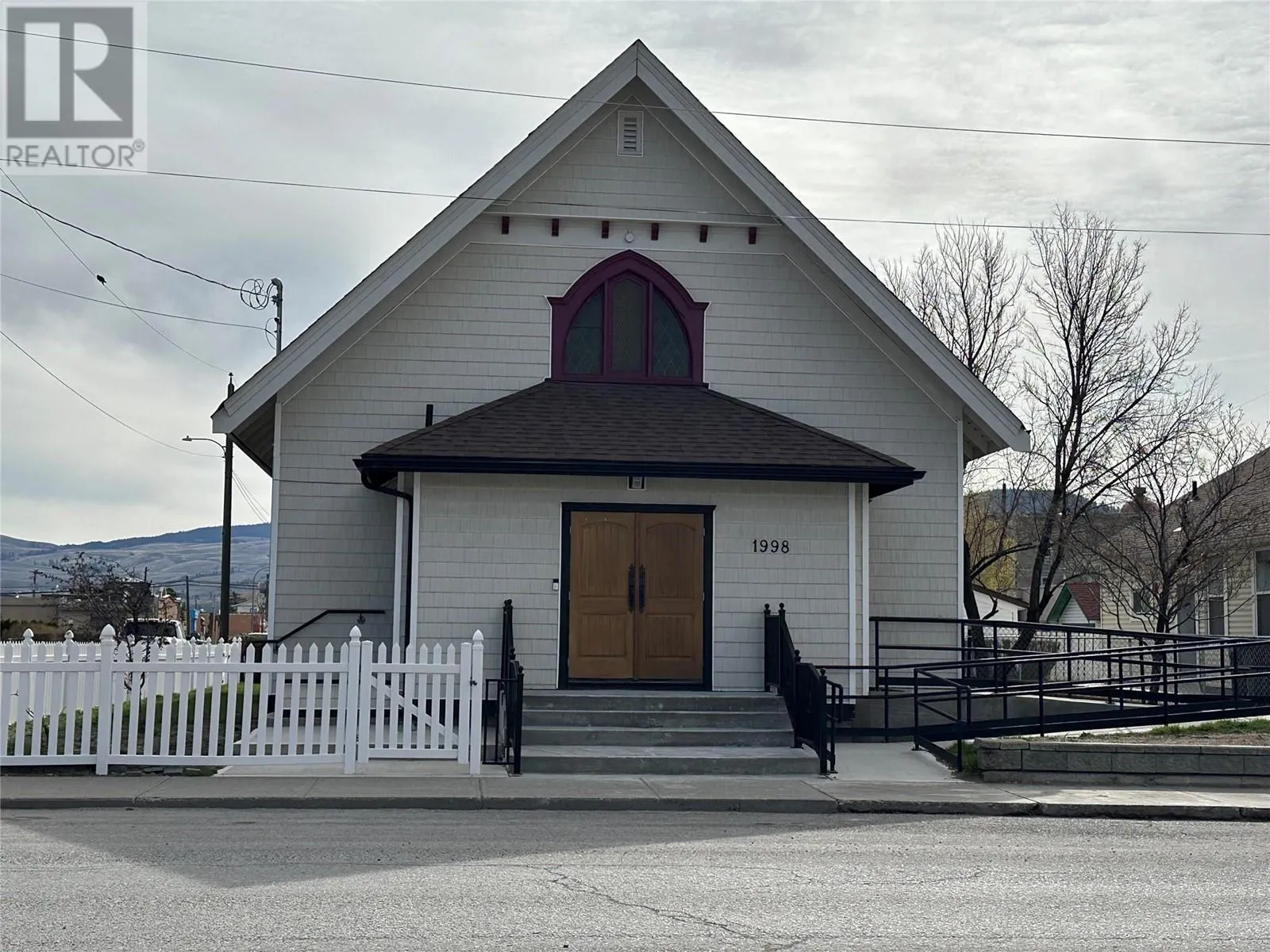 Residential Commercial Mix for rent: 1998 Chapman Street, Merritt, British Columbia V1K 1B8