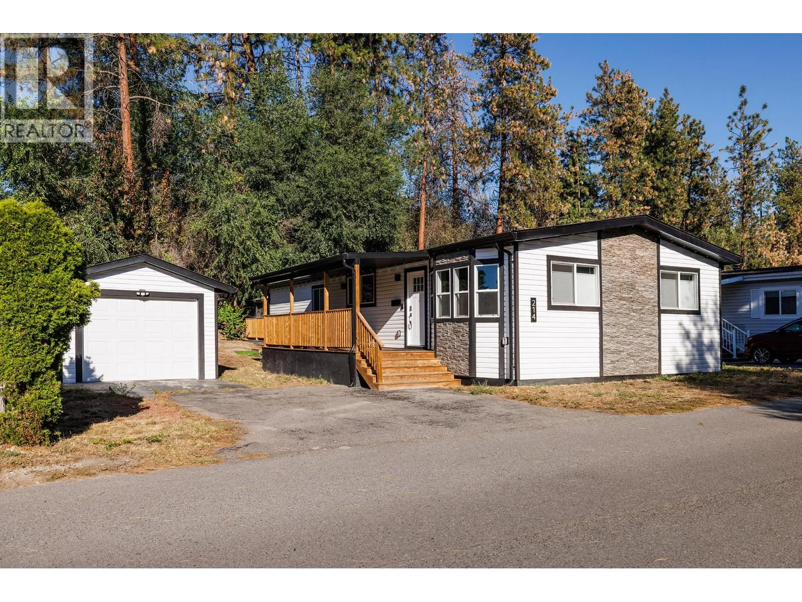 Manufactured Home for rent: 1999 Hwy 97 South Unit# 214, West Kelowna, British Columbia V1Z 1B2