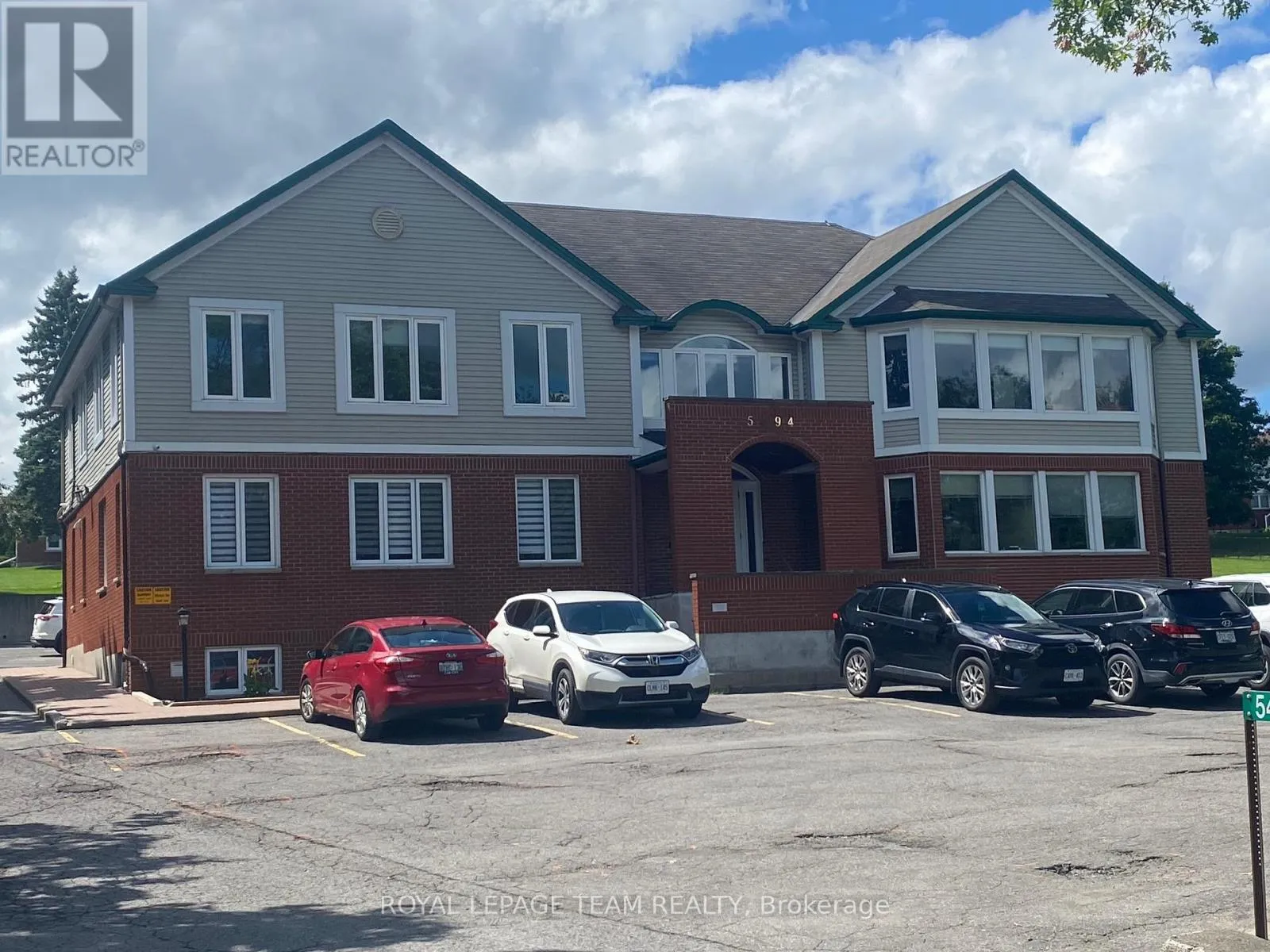 Offices for rent: 1b - 5494 Main Street W, Ottawa, Ontario K4M 0E2
