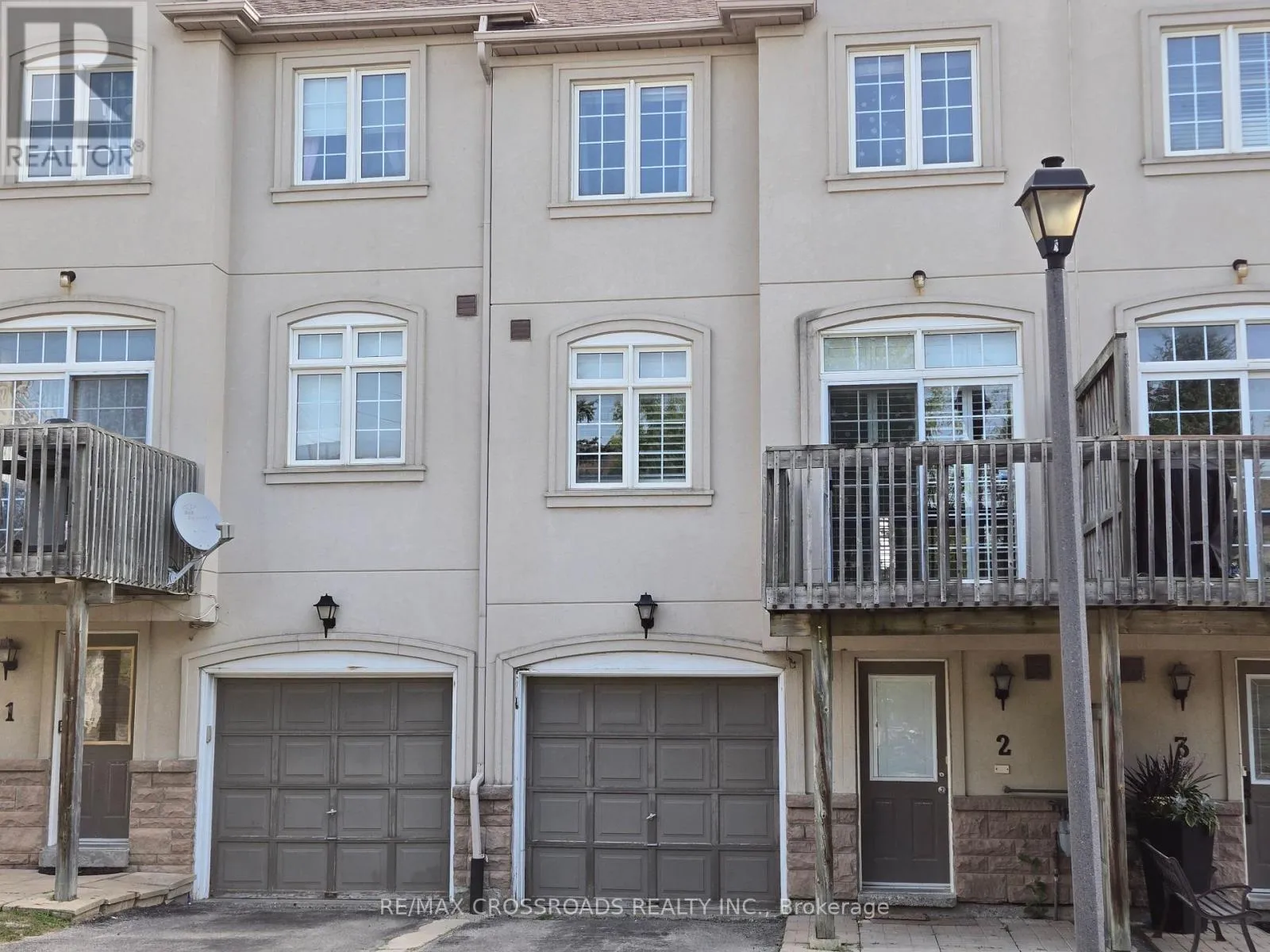 Row / Townhouse for rent: 2 - 10 Post Oak Drive, Richmond Hill, Ontario L4E 4H8