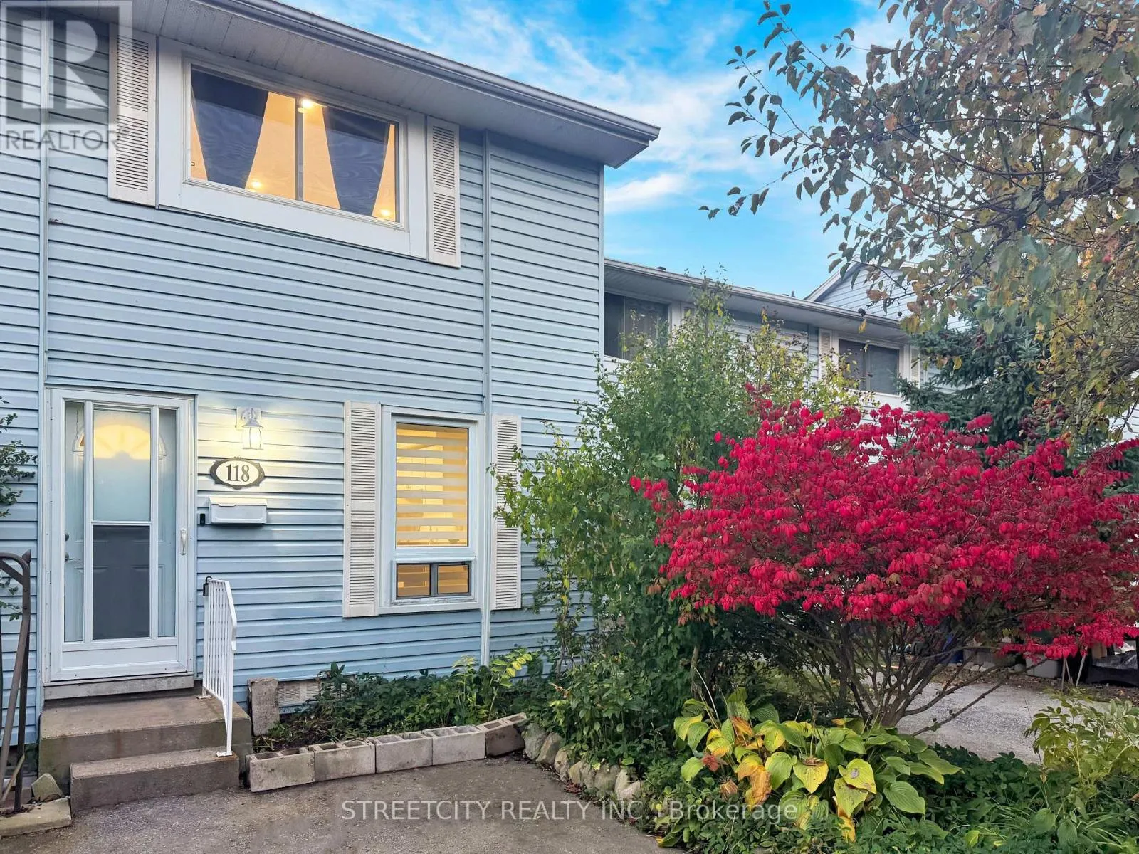 Row / Townhouse for rent: 2 - 118 Monmore Road, London North, Ontario N6G 3A6