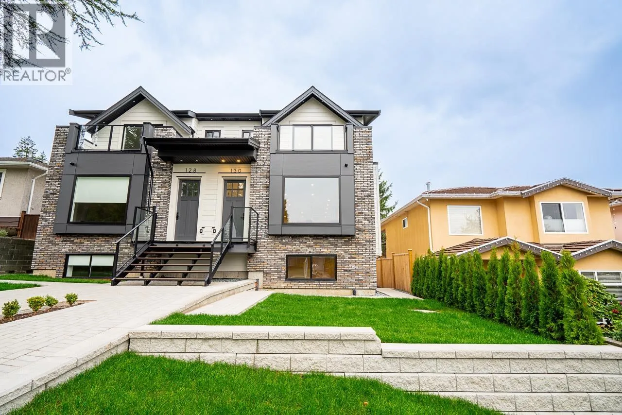 Duplex for rent: 2 128 N Grosvenor Avenue, Burnaby, British Columbia V5B 1J2