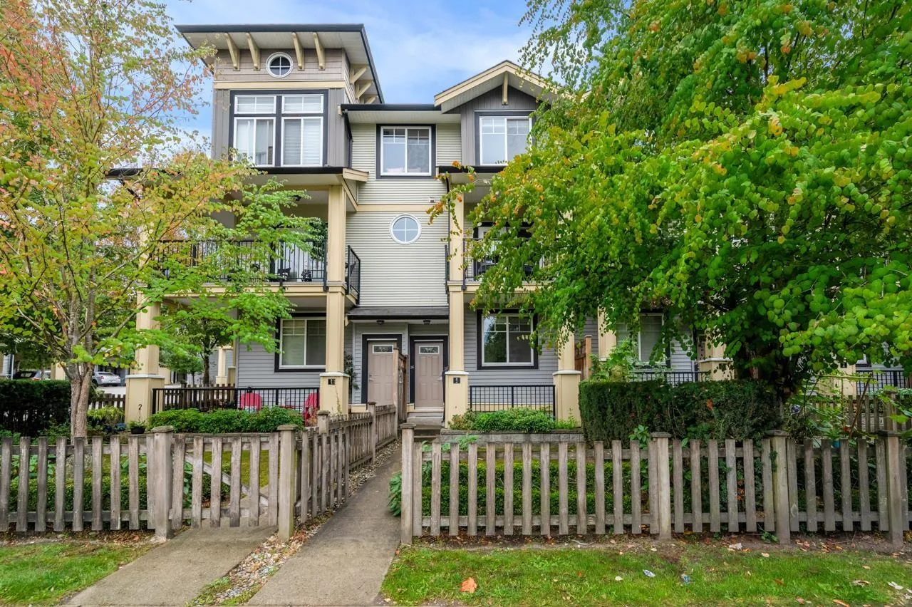 Row / Townhouse for rent: 2 13886 62 Avenue, Surrey, British Columbia V3X 0G2