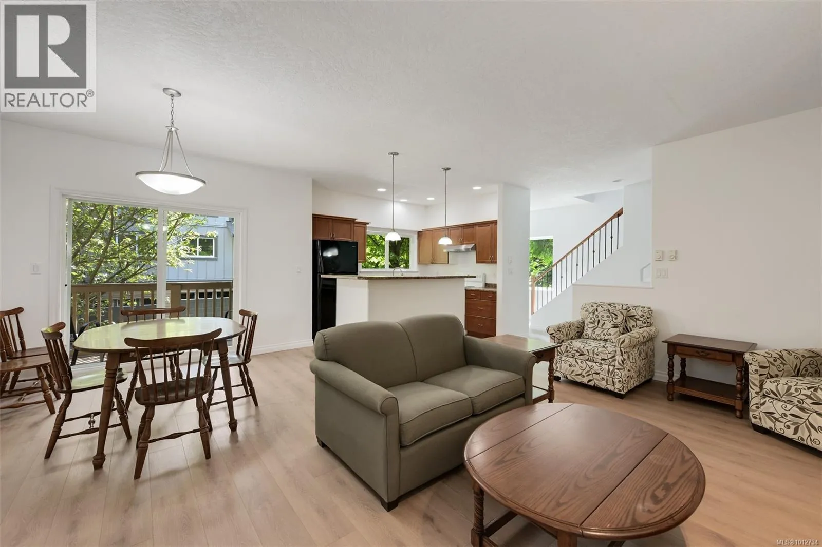 Row / Townhouse for rent: 2 1405 Mallek Cres, Victoria, British Columbia V8T 0A3