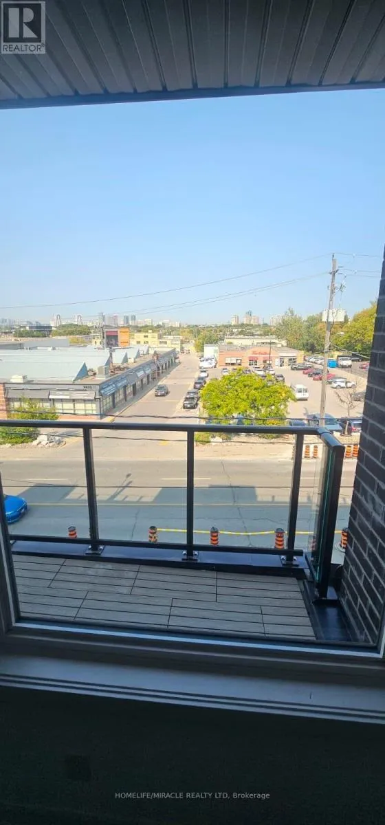 Row / Townhouse for rent: 2 - 1491 O'connor Drive, Toronto, Ontario M4B 0A7