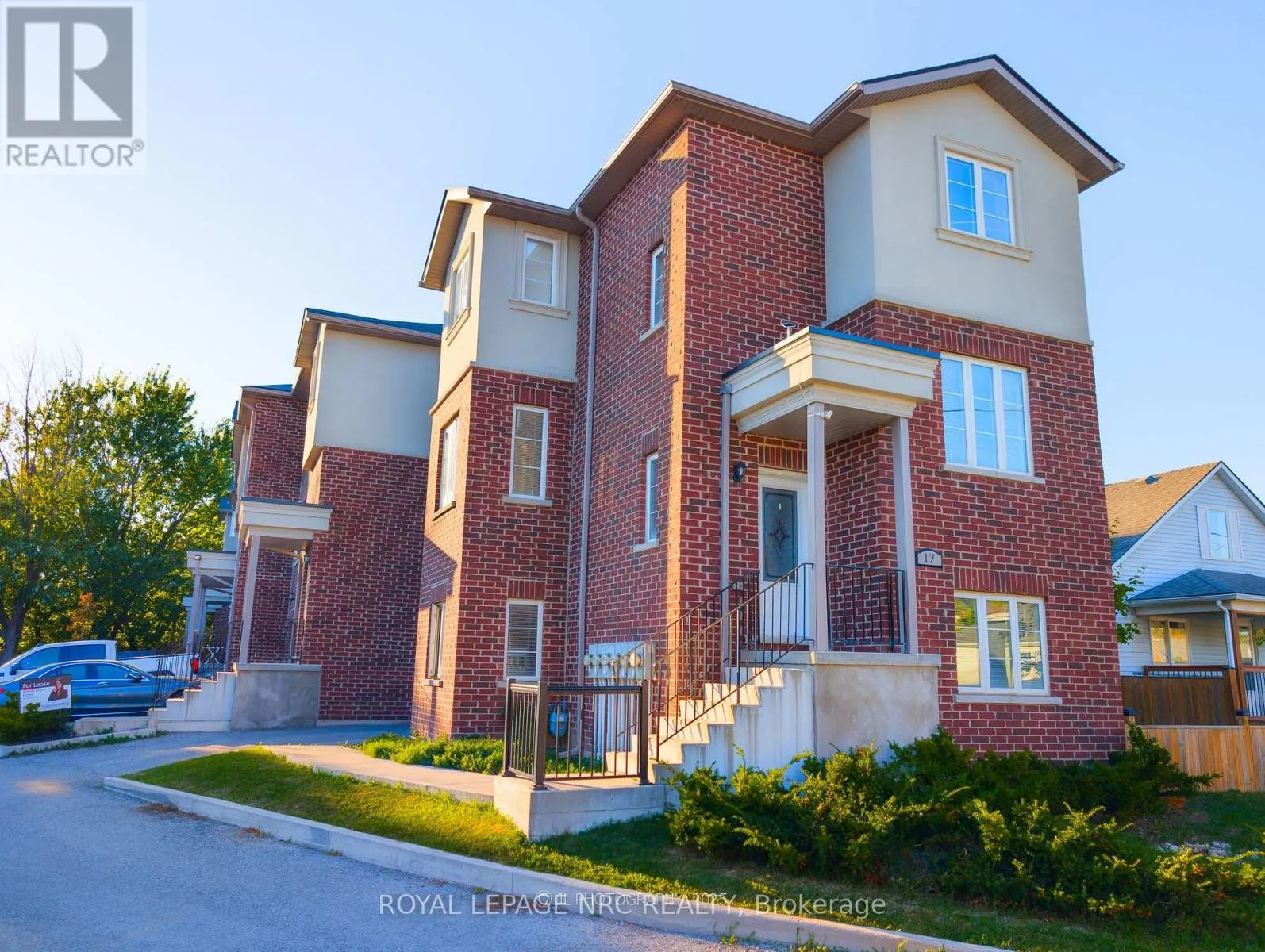 Row / Townhouse for rent: 2 - 17 East Street, St. Catharines, Ontario L2R 3Y9