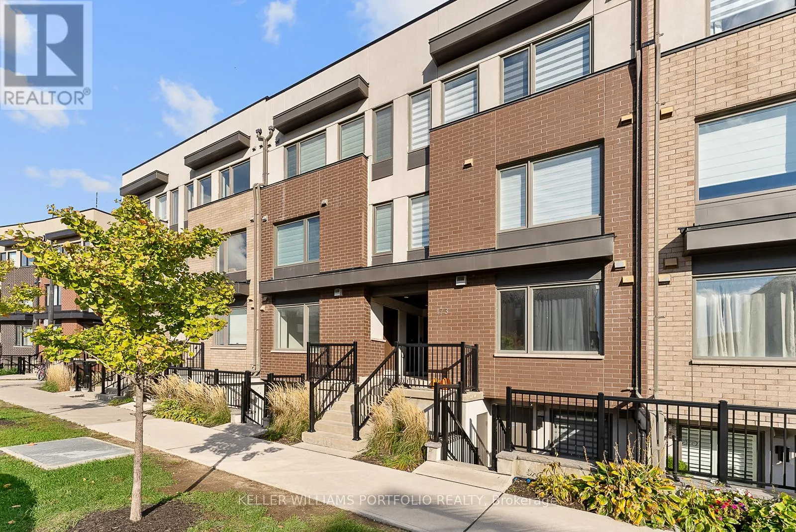 Row / Townhouse for rent: 2 - 173 William Duncan Road, Toronto, Ontario M3K 0B8