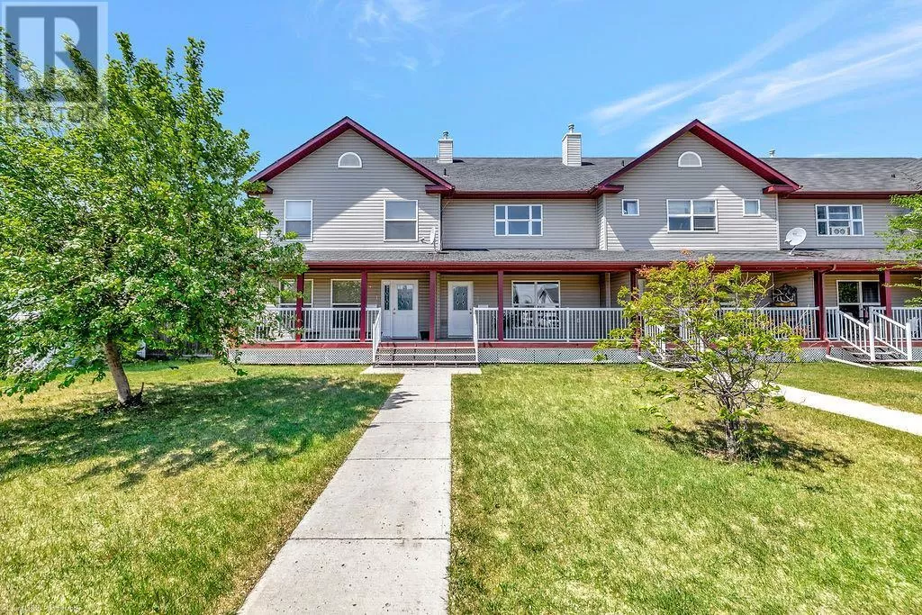 Row / Townhouse for rent: 2, 1820 49 Avenue, Lloydminster, Saskatchewan S9V 1T2