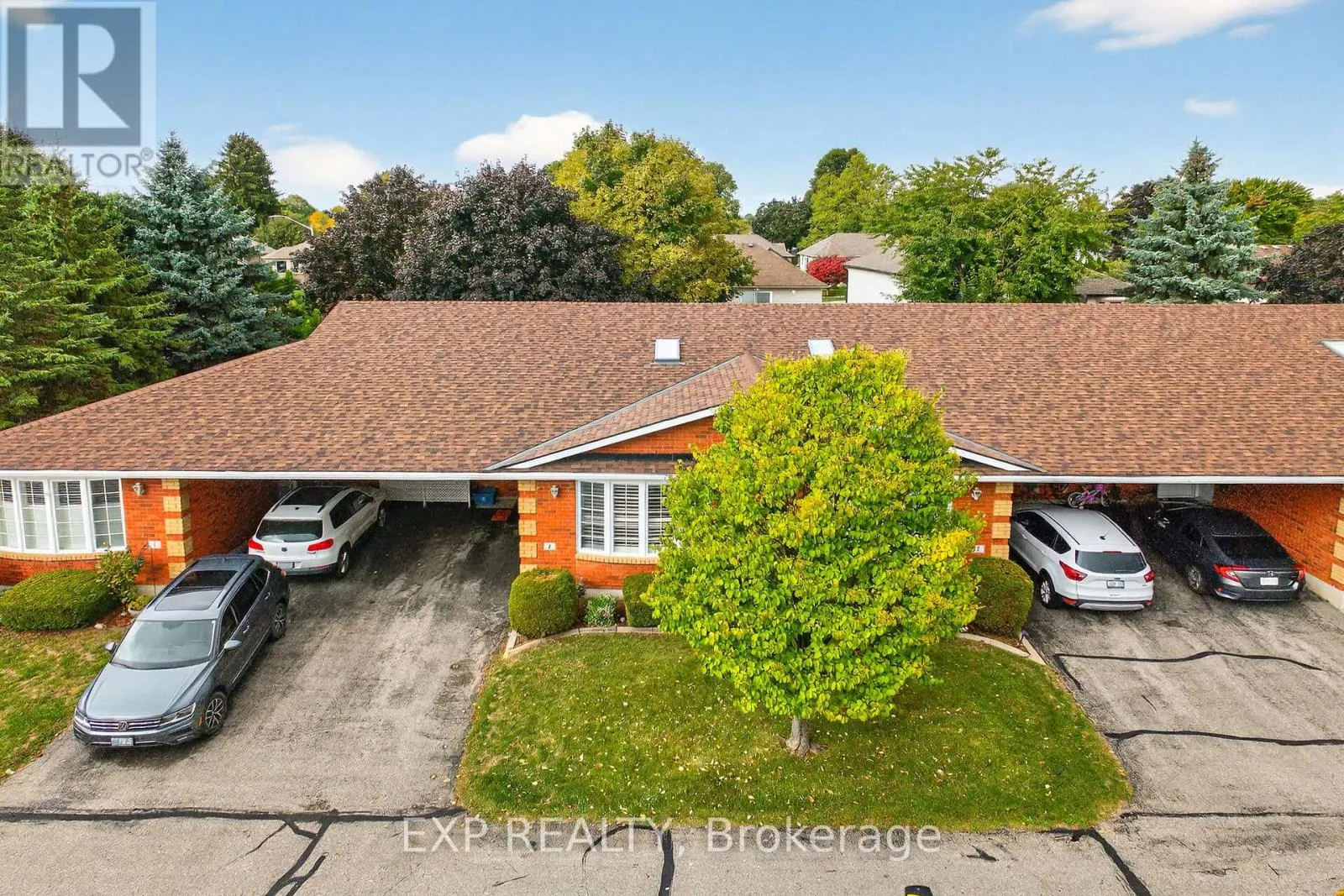 Row / Townhouse for rent: 2 - 20 Courtland Drive, Brantford, Ontario N3R 7Y2