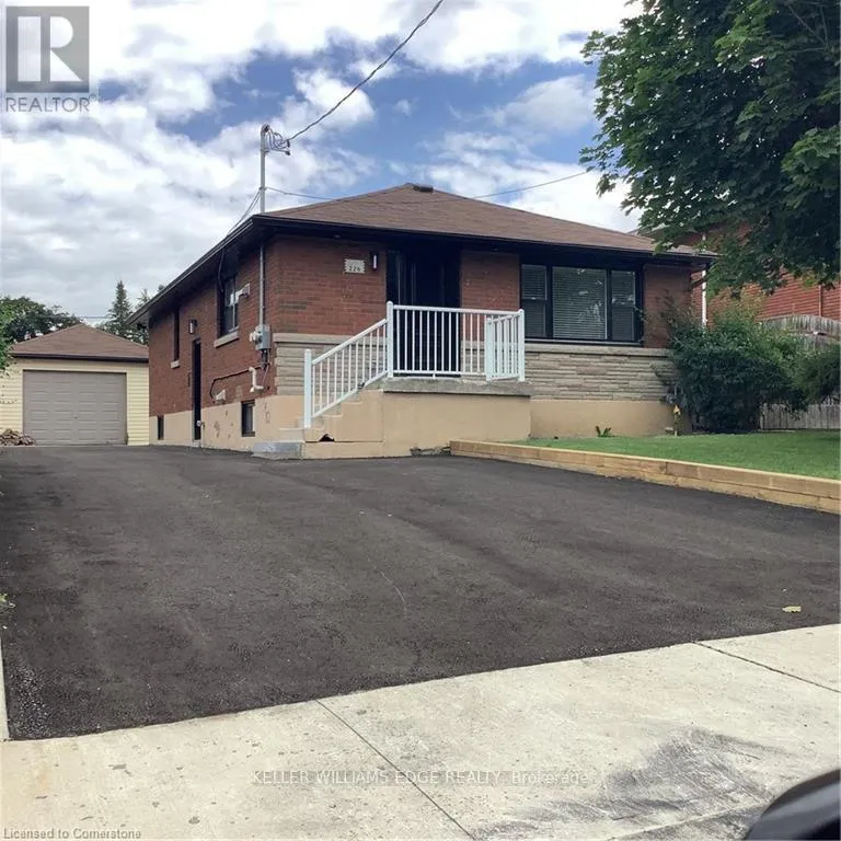 House for rent: 2 - 229 West 18th Street, Hamilton, Ontario L9C 4H1