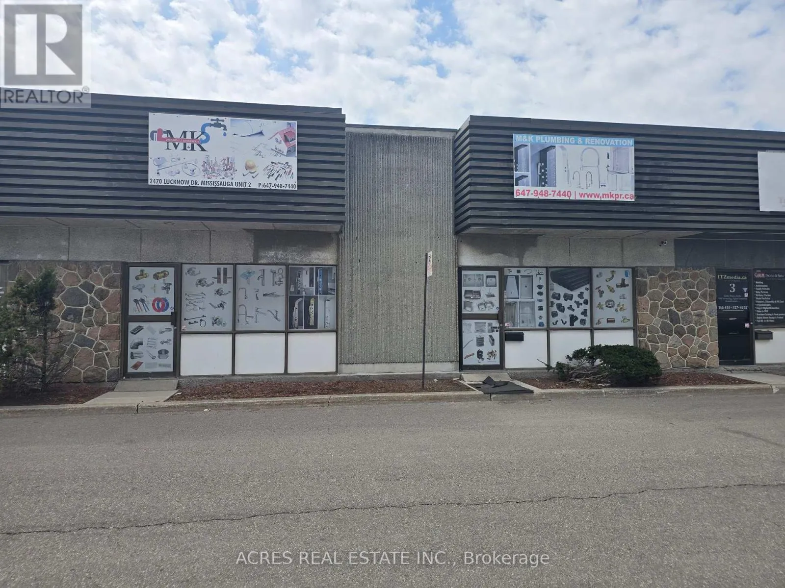 Multi-Tenant Industrial for rent: 2 - 2470 Lucknow Drive, Mississauga, Ontario L5S 1J9