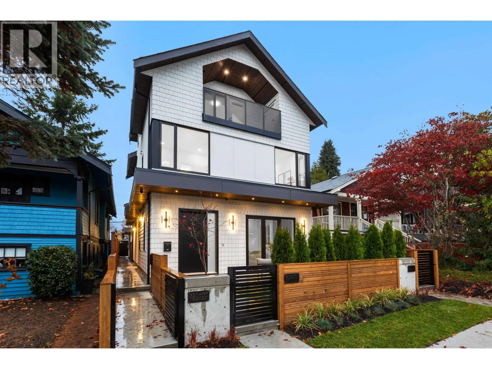 Duplex for rent: 2 2607 Dundas Street, Vancouver, British Columbia V5K 1R1