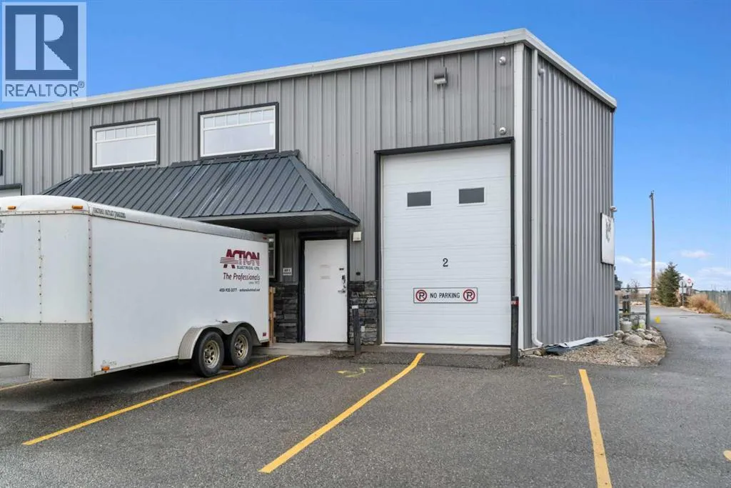 Commercial Mix for rent: 2, 30 Griffin Industrial Point, Cochrane, Alberta T4C 0A2